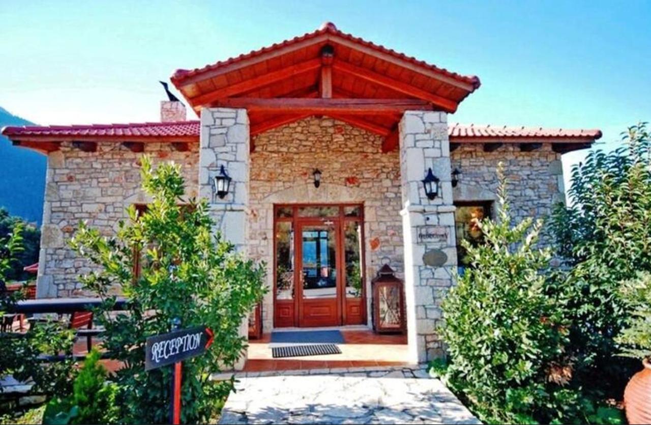 Georgio's V Chalet Kalavrita Kalavryta Exterior foto
