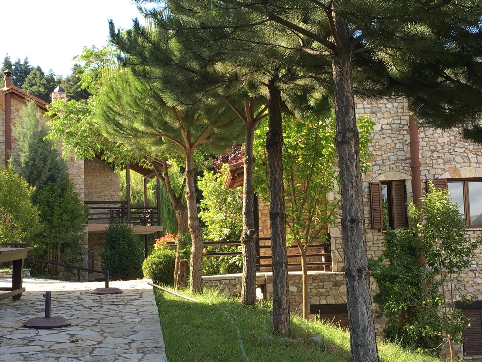 Georgio's V Chalet Kalavrita Kalavryta Exterior foto